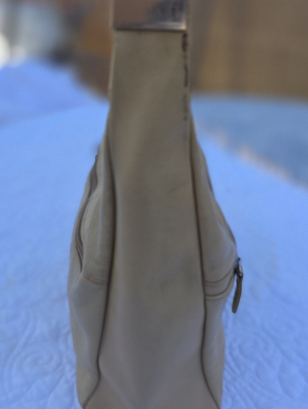Aurielle Vintage 90s Beige Slouchy Leather Hobo Bag - Picture 8 of 17